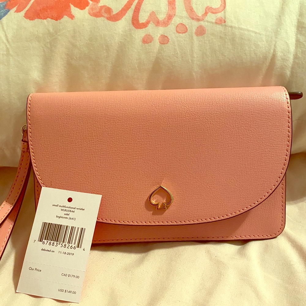 ♠️NWT Kate spade multifunction wristlet♠️